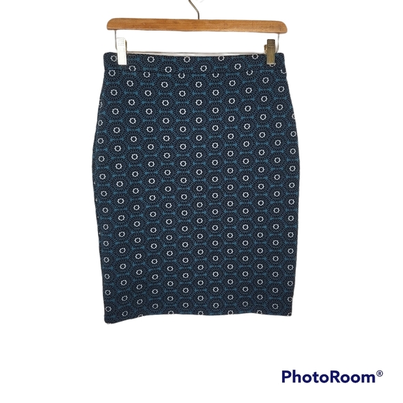 Leota Stitch Fix Jade Green Medallion Pull on Pencil Skirt Sz S - Picture 6 of 6